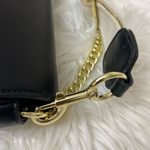 Marc Jacobs Black Shoulder Bag with Gold Chain - Picture 8 of 11